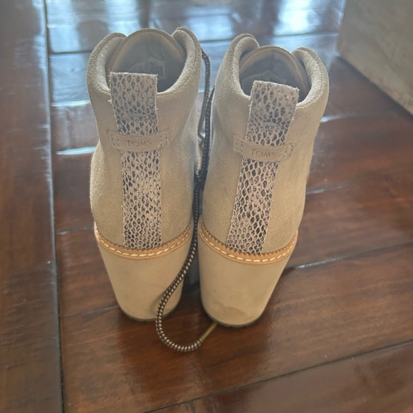 Tom’s Beige Wedge Lace Up Bootie - Picture 4 of 7